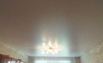 Фактурные натяжные потолки